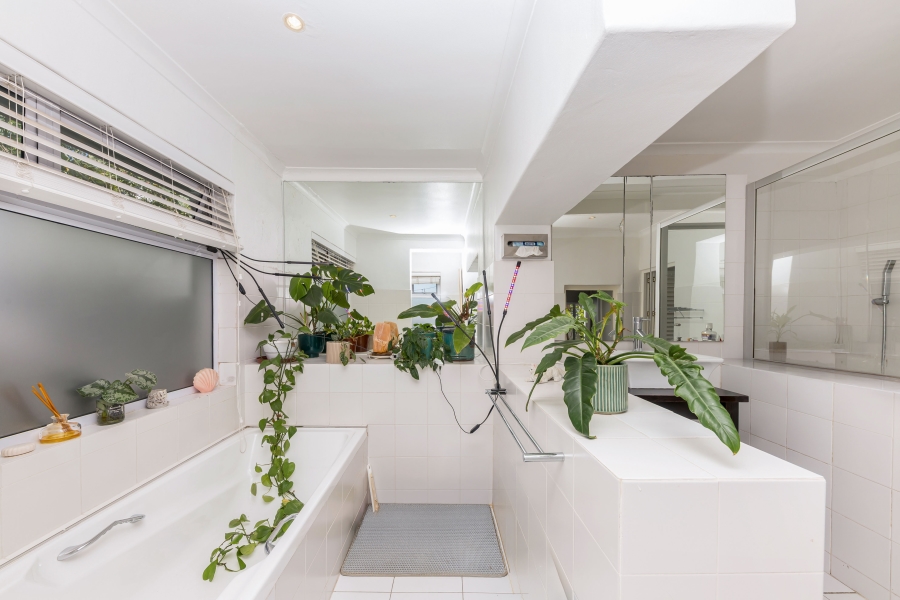 To Let 1 Bedroom Property for Rent in Green Point Western Cape